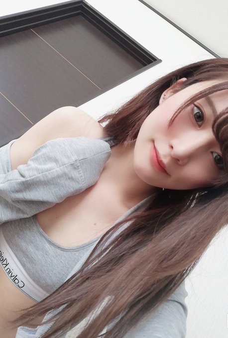 隱藏版素人新人！雪白微乳美女「廿楽真理」身兼看護師出道！