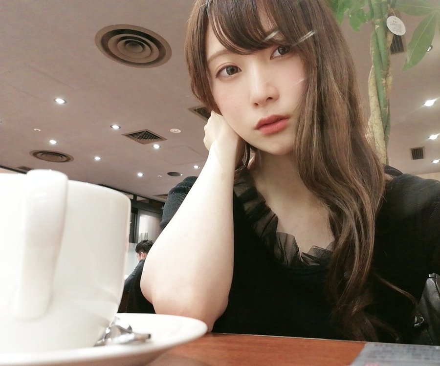 隱藏版素人新人！雪白微乳美女「廿楽真理」身兼看護師出道！