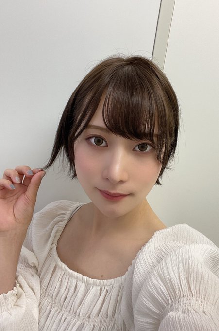 隱藏版素人新人！雪白微乳美女「廿楽真理」身兼看護師出道！