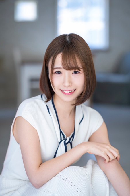 多益800分！雪嫩高學歷女大生「真白美生」因疫情寂寞難耐出道！