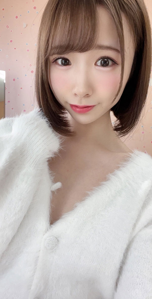 多益800分！雪嫩高學歷女大生「真白美生」因疫情寂寞難耐出道！