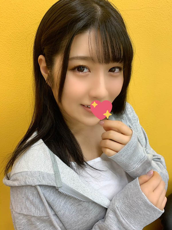 尺度過大被BAN台！  20萬訂閱美胸美少女「辻櫻」出道自曝喜歡讓人欣賞身材！