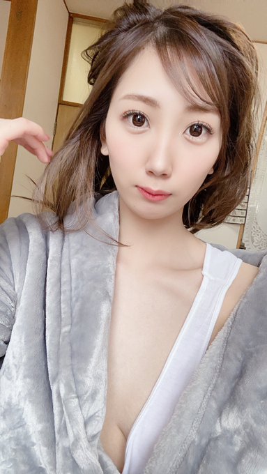 黃金美腳！  F罩杯前賽車皇后「北乃優奈」不甘於人妻、出道！