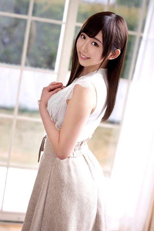 興趣使然！ 麵包店打工的女大學生「松宮翡翠」出道！