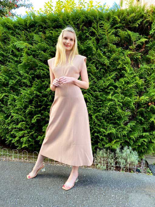 說日語的北歐精靈！  177超長腿白人美少女「艾瑪羅倫斯」正式改名透露新作即將推出！