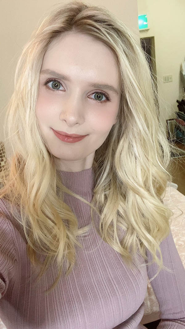 說日語的北歐精靈！  177超長腿白人美少女「艾瑪羅倫斯」正式改名透露新作即將推出！