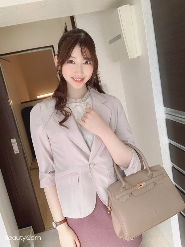 溫柔大姐姐！ 纖瘦10頭身長腿美女主播「香椎花乃」推特開張！