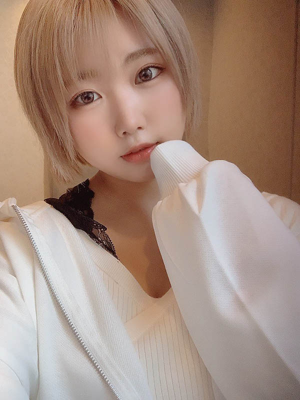 巨乳版戶田真琴！  F罩杯肉肉古著女店員「真琴愛實」出道！