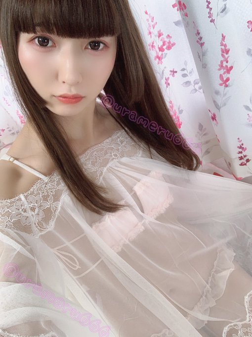 數萬人追蹤暗黑網紅下海！ 貧乳長腿美少女「楠美芽瑠」出道！推特福利看不完