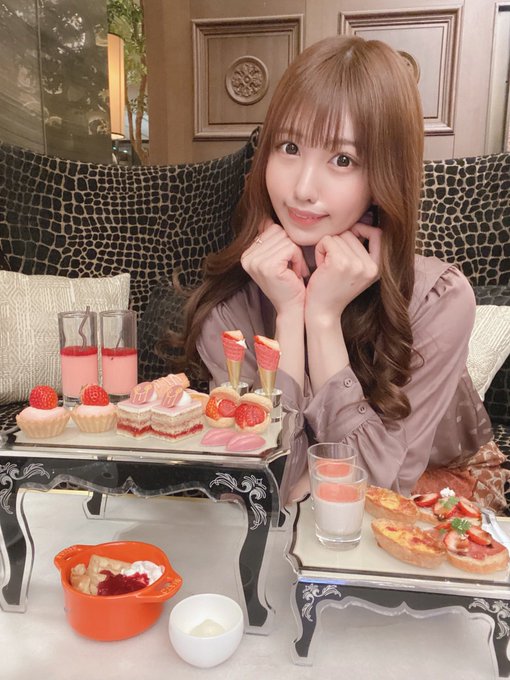 泳裝比賽後冠！  F罩杯巨乳美少女「朝日奈華蓮」出道大秀冠軍級身材！