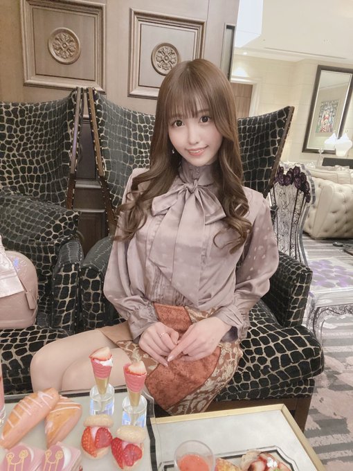 泳裝比賽後冠！  F罩杯巨乳美少女「朝日奈華蓮」出道大秀冠軍級身材！