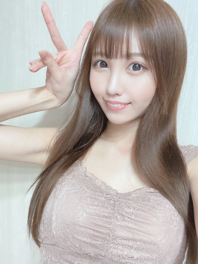 泳裝比賽後冠！  F罩杯巨乳美少女「朝日奈華蓮」出道大秀冠軍級身材！