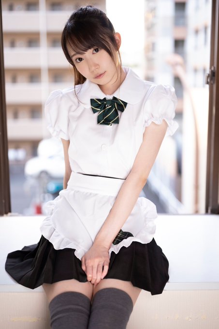 能姐能妹！ 美少女大學生新人「琴石夢琉」可愛水手服、嬌滴滴女僕裝亮相！