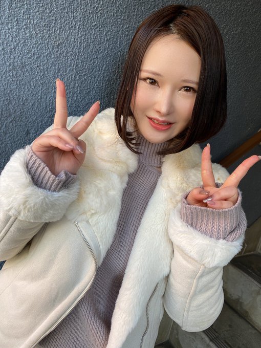 現役新體操選手！ 雪嫩白皙G罩杯美女新人「皆川瑠衣」出道自曝最愛邊喝酒邊…！