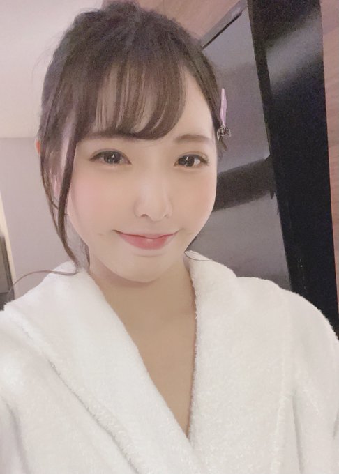 和服老店千金！  C罩杯氣質美少女「白桃花」忘不了拍攝時的快感再次上京拍片！