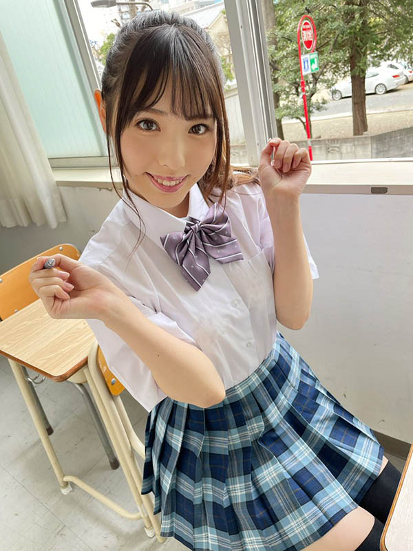 和服老店千金！  C罩杯氣質美少女「白桃花」忘不了拍攝時的快感再次上京拍片！