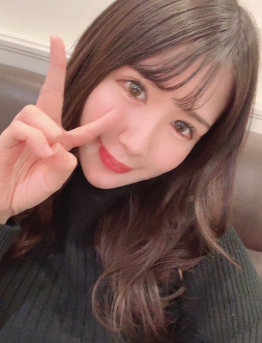 清純甜美！ 24歲制服美少女「杏羽花蓮」能演人妻也能演學生妹！