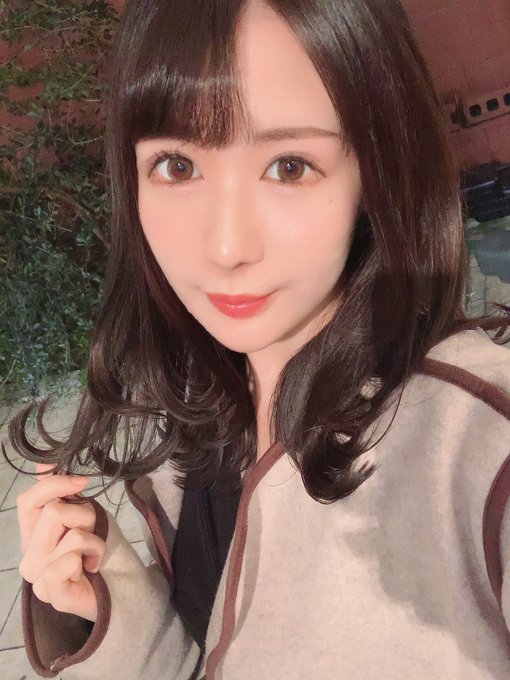 清純甜美！ 24歲制服美少女「杏羽花蓮」能演人妻也能演學生妹！