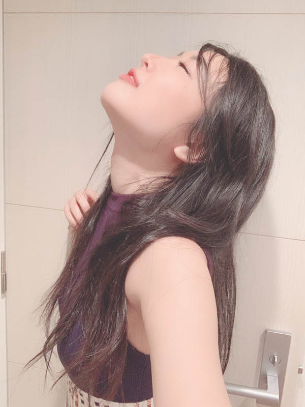 白雪氣質系！ 169公分長腿美女「榊夏蓮」出道！