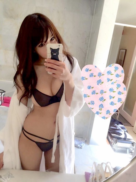 活動再開！ 性感腰窩女神「小野夕子」本月登上週刊獻身火辣寫真！