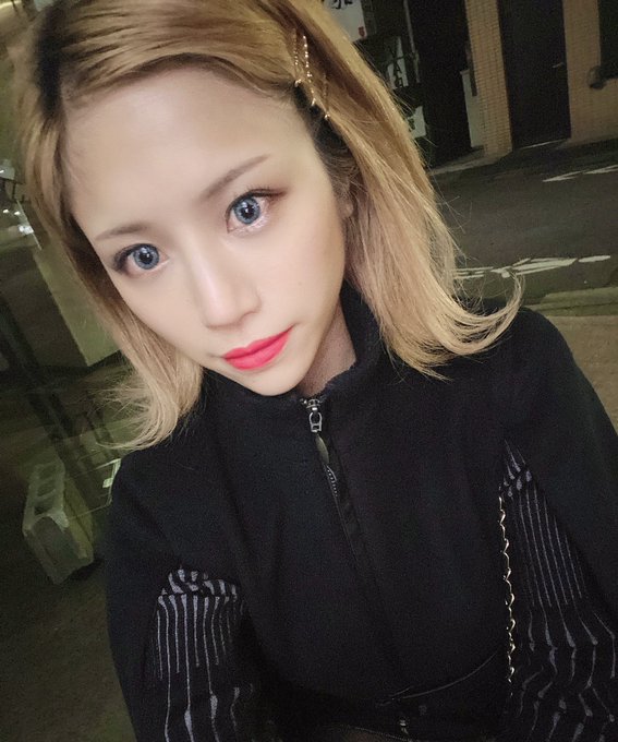 自曝害羞春夢內容！ 21歲美胸辣妹「冰堂莉莉亞」出道！