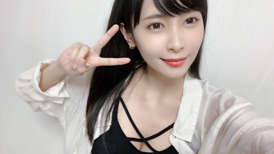 火辣泡湯照！ H罩杯小馬美少女「逢見莉香」慶生大放福利一絲不掛！
