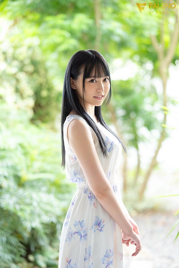 巨乳蜂腰！ 飽滿E罩杯美少女「三浦乃愛」月底出道先曬纖美水蛇腰！