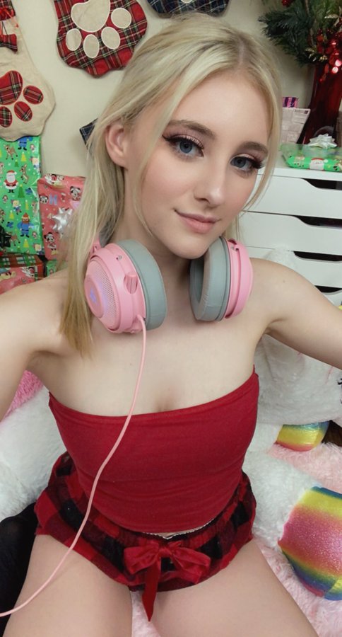 金髮碧眼！ 讓全日本男性瘋狂的性感洋娃娃「Melody」推特表示想再回日本拍新作品！