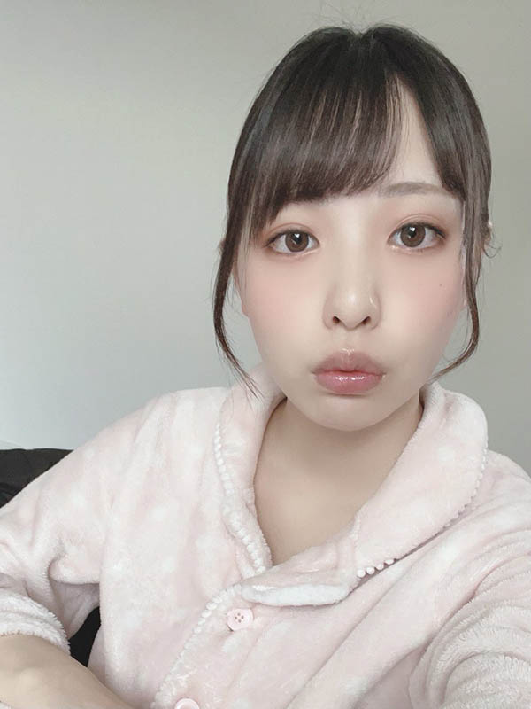 和服老店千金！ C罩杯白淨美少女「白桃花」出道自曝：高二就決定好了。