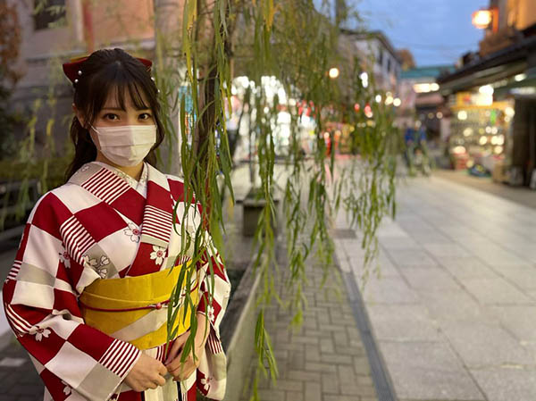 和服老店千金！ C罩杯白淨美少女「白桃花」出道自曝：高二就決定好了。