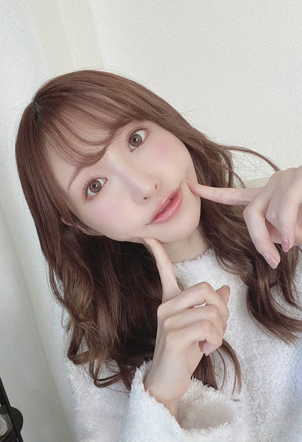 買下天使萌？ ！ 偶像級美少女「天使萌」本人監製相似度極高情趣娃娃、要價2.5萬人民幣！