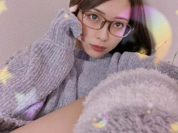 解除封印！ 20歲美少女「東條夏」轉型拍片機器，未來一個月將狂發18片新作！