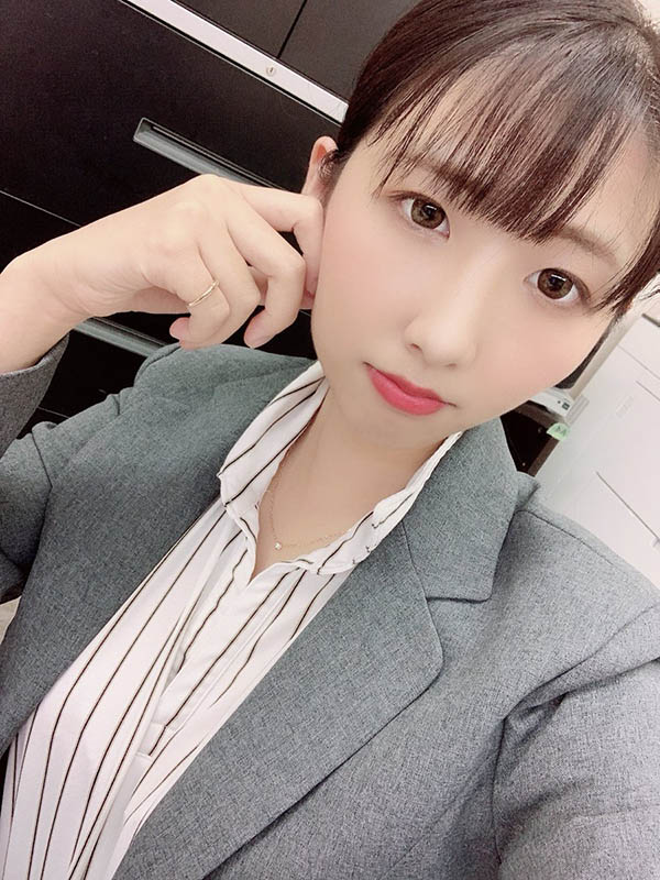 隱藏版素人大姊姊！ 22歲氣質G罩杯美女「凪澤詩音」！
