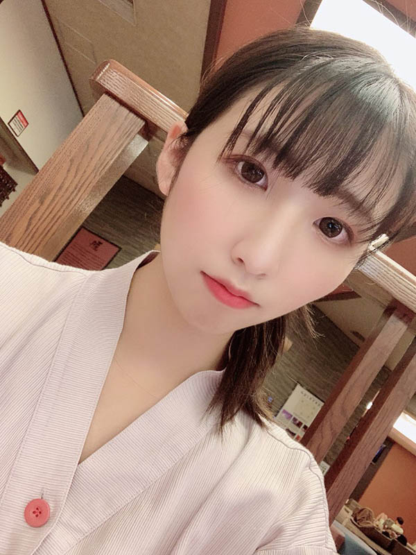 隱藏版素人大姊姊！ 22歲氣質G罩杯美女「凪澤詩音」！