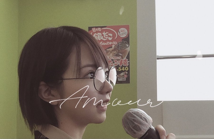 胸比臉大！ 雪白牛杯肌眼鏡妹「初愛寧寧」挺H罩杯出道！