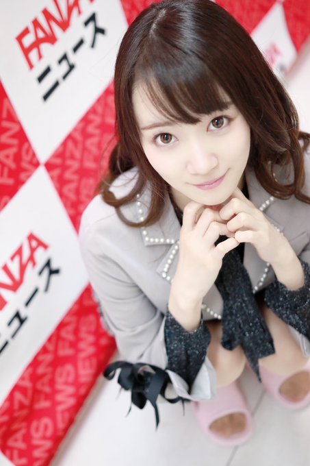 小島南、小倉由菜新科師妹！ 美腿女大學生「琴石夢琉」出道！