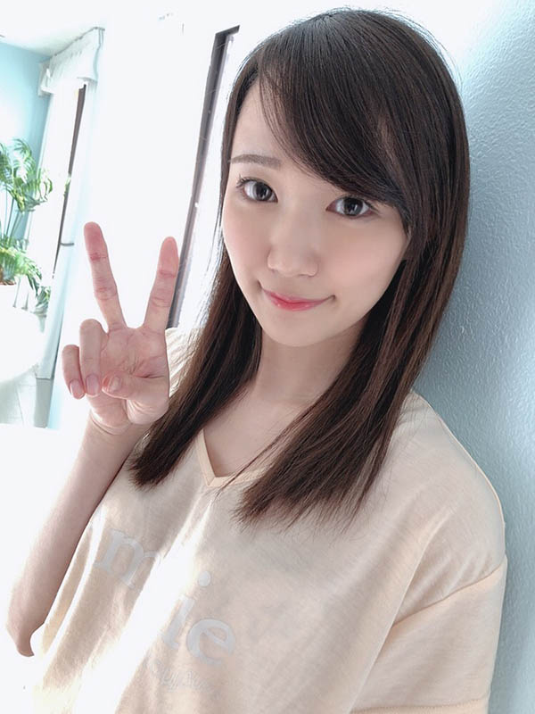 小島南、小倉由菜新科師妹！ 美腿女大學生「琴石夢琉」出道！