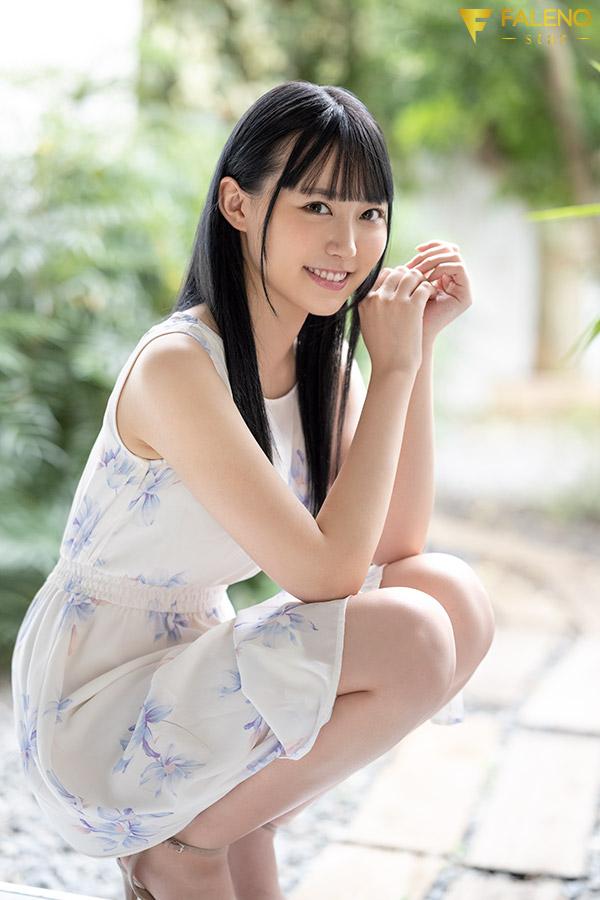 巨乳蜂腰！ 飽滿E罩杯美少女「三浦乃愛」月底出道先曬纖美水蛇腰！