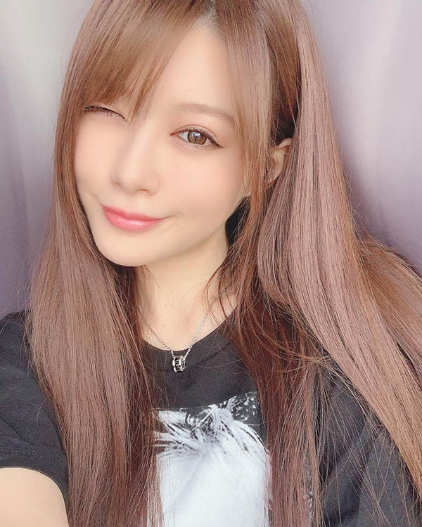 女神狂飆車！ 絕美影後「相澤南」工商個人第一本寫真集不惜背部全裸狂吸上萬贊！