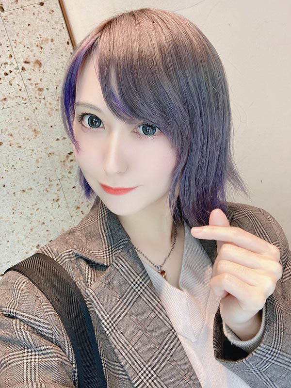 職業吉他手！ 搖滾系辣妹「水乃渚月」出道！