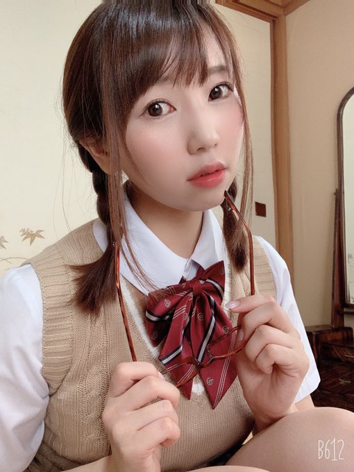 迷人淚痣魅力噴發！ E罩杯魅惑美女「愛花道琉」自曝近期拍片無法正視親弟弟！