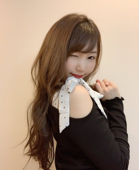 迷人淚痣魅力噴發！ E罩杯魅惑美女「愛花道琉」自曝近期拍片無法正視親弟弟！