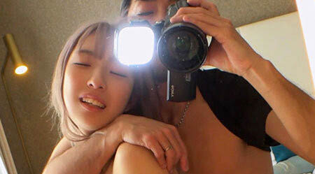 終於嚐到男優肉體！熱愛自慰的超色情金髮妹出道！