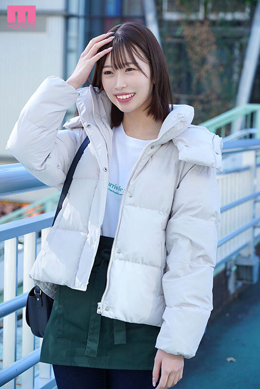 有名咖啡店正妹店員下海了!脫下衣服有「超美細腰Body」!