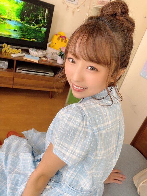 僅用雙手遮胸！ G罩杯巨乳美少女「天音真比奈」推特福利照飽滿形狀大解放！