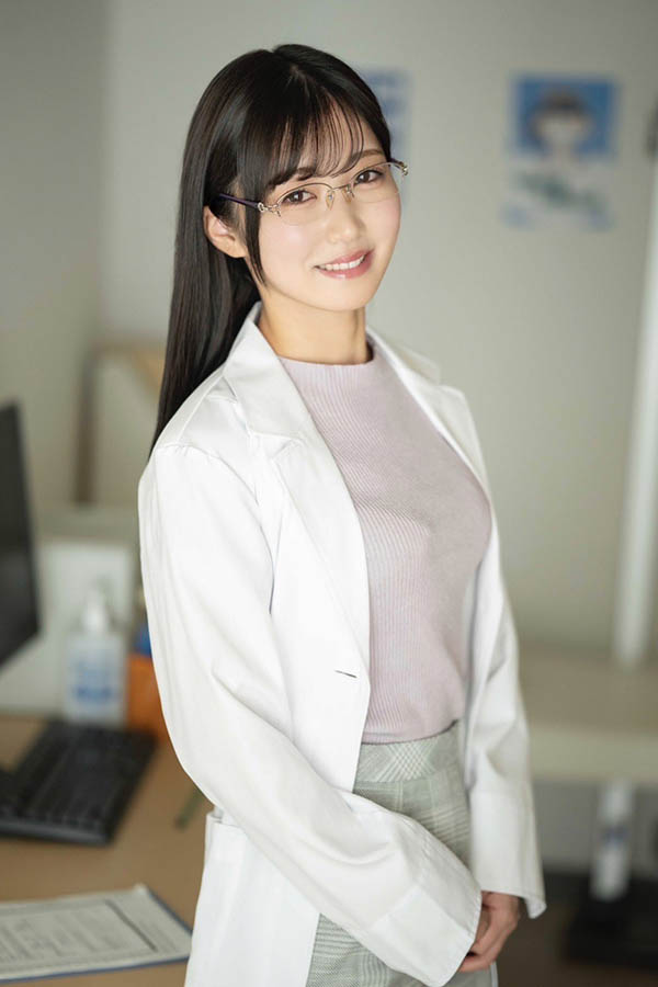 「長直發現役保健室老師」出道,「穠纖合度的胴體」魅力滿滿!