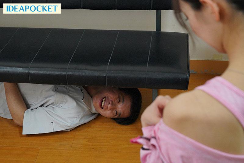 美腿女老師「櫻若菜」曲線太辣,「絲襪被用破」跟蹤狂緊貼交媾!