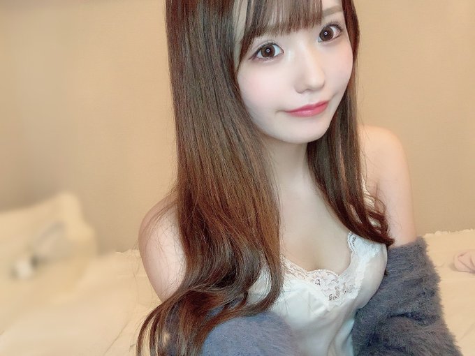 小露酥胸！ 169公分長腿美少女「乙白沙也加」性感睡衣搭可愛外罩超迷人！