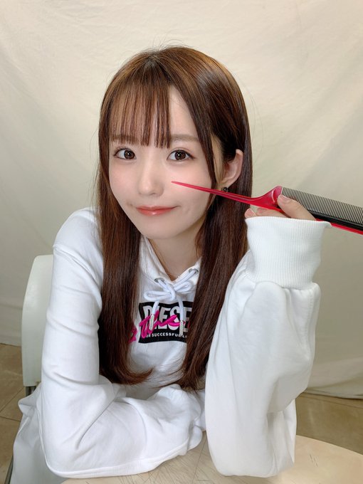 小露酥胸！ 169公分長腿美少女「乙白沙也加」性感睡衣搭可愛外罩超迷人！