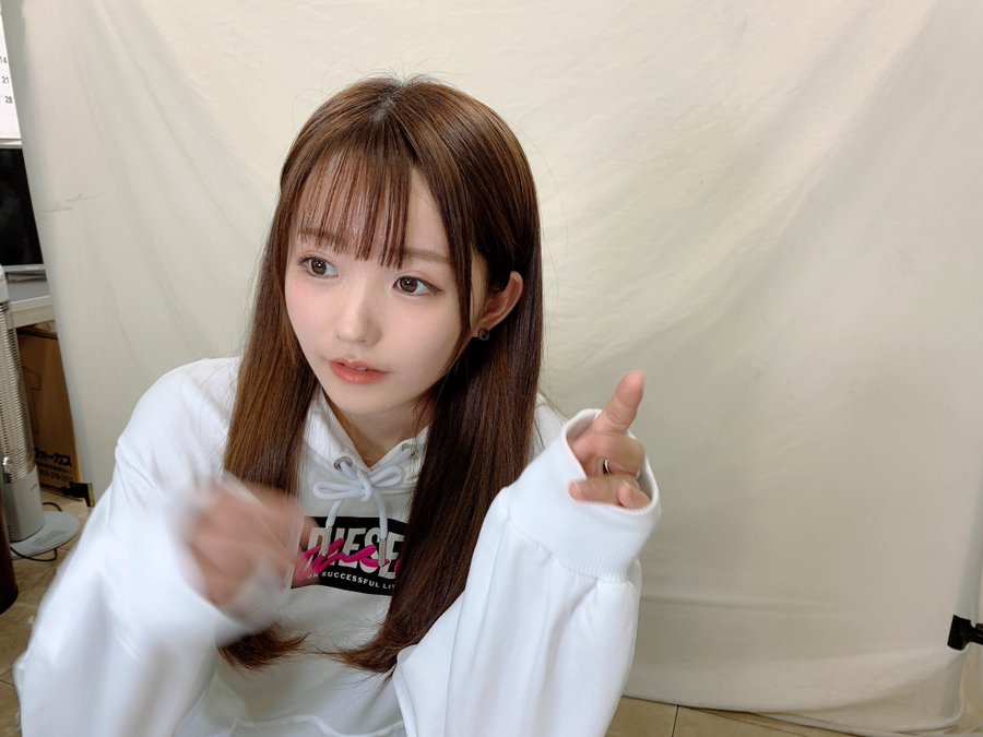 小露酥胸！ 169公分長腿美少女「乙白沙也加」性感睡衣搭可愛外罩超迷人！